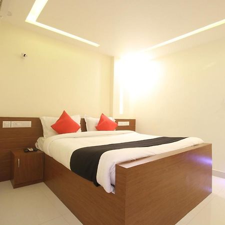 Kuzhittura Divines Business Hotel المظهر الخارجي الصورة