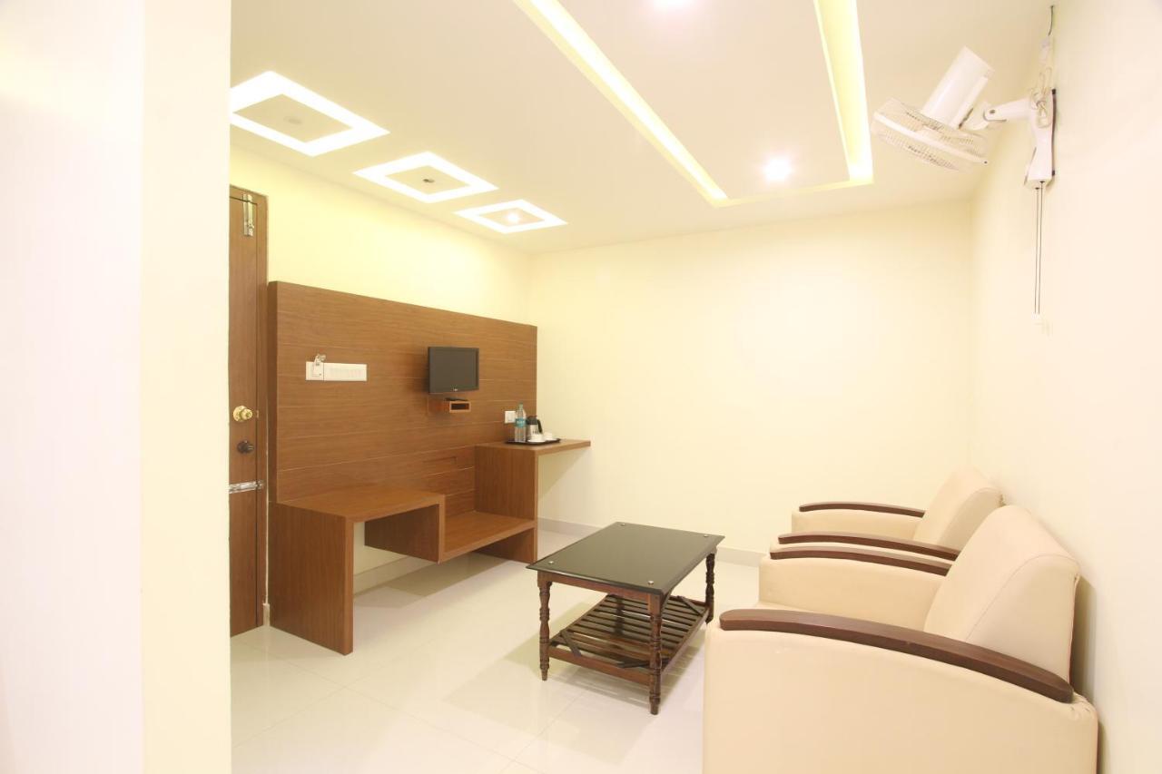 Kuzhittura Divines Business Hotel المظهر الخارجي الصورة
